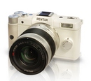 Компактный цифровой фотоаппарат со сменной оптикой PENTAX Q white + зум-объектив 5-15 мм